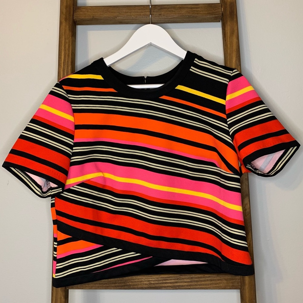Colorful striped blouse semi-cropped length
